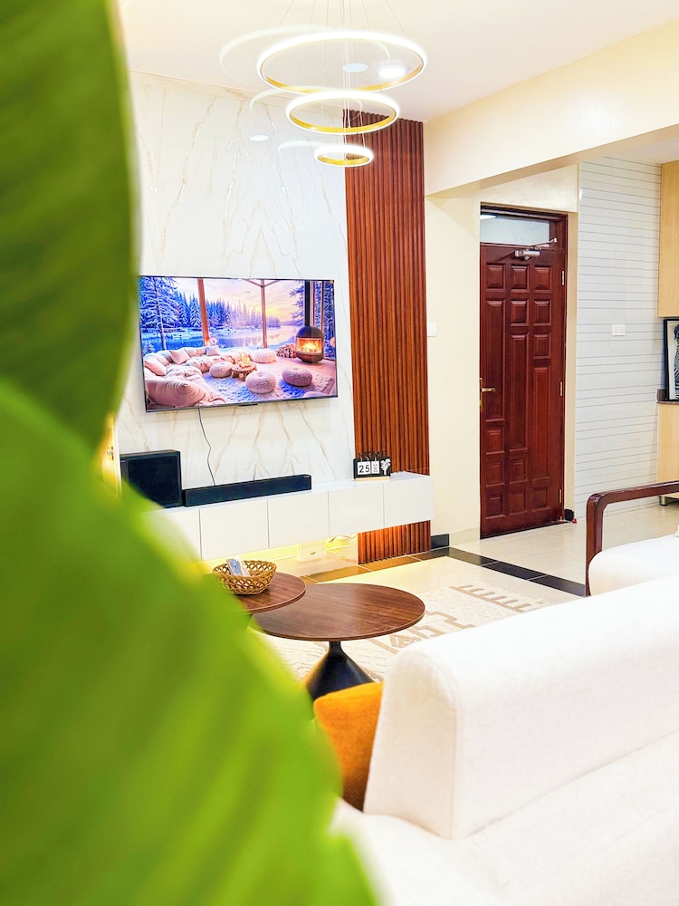 Charm Luxe Homes