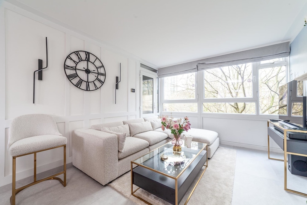 Excellent 3-bed Flat In Elephant & Castle