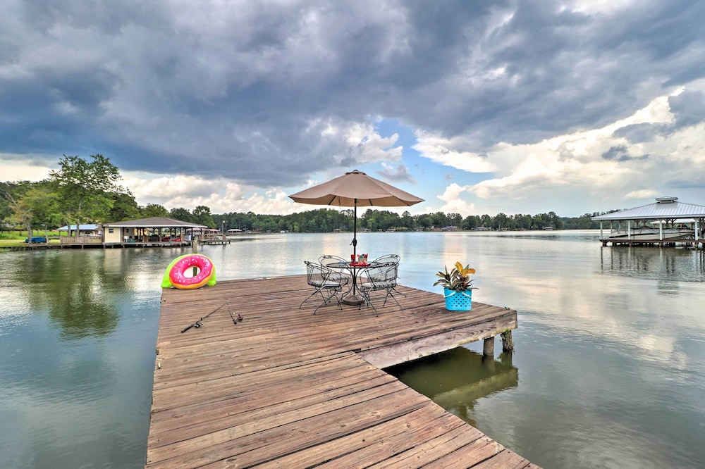 Milledgeville Vacations - Eatonton Home w/ Dock  Lake Sinclair Views! - Property Image 1