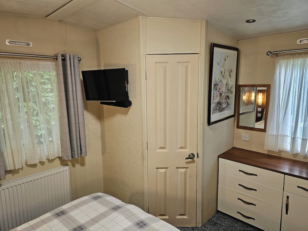 Tudor Lodge Hotel