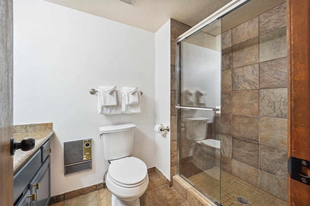 Pet-friendly 3 Bedroom Townhome in Frisco - Short Drive to Breck!