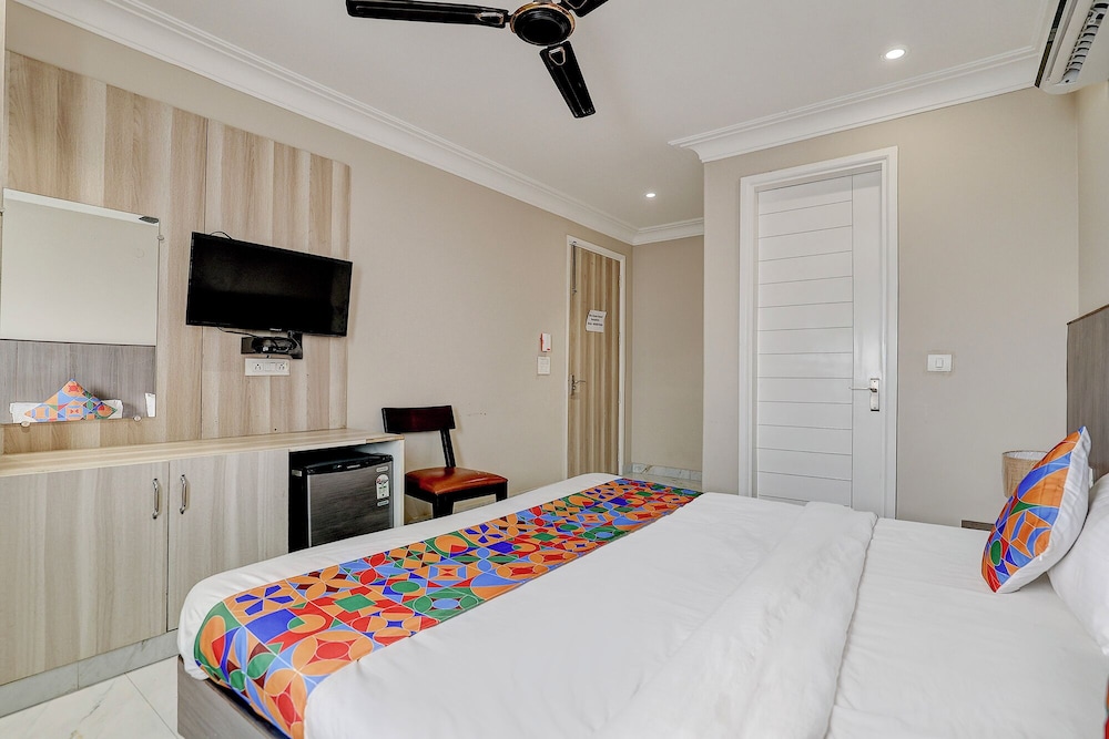 Fabhotel Palm Green