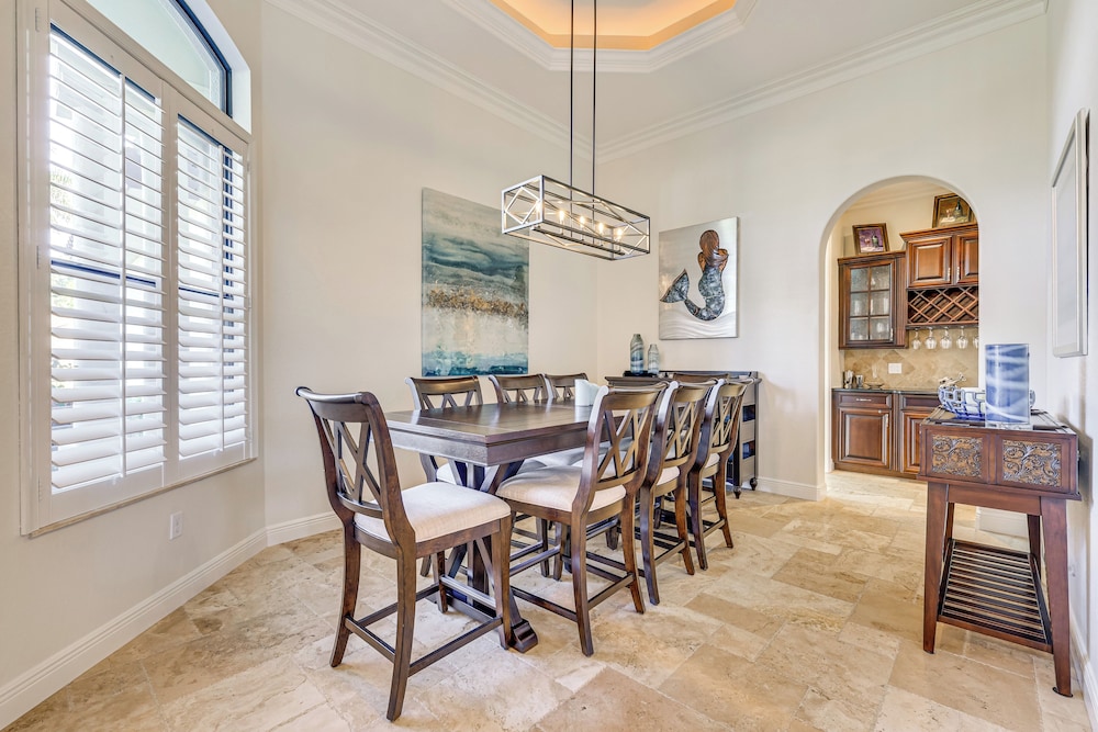 3 Mi to Bonita Beach: Outdoor Oasis w/ Pool & Spa!