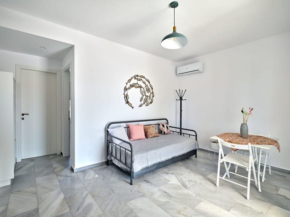 Villa Maria - Naoussa Fishes Blue Grey Suite