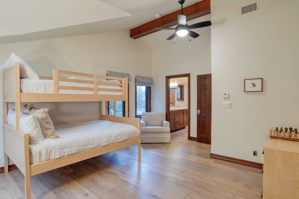 Cozy Edwards Retreat w/ Fireplace, Near Ski Resort Osprey Nest by Avantstay