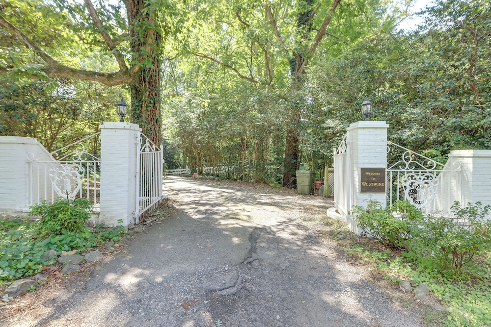 Westwind Estate Apt 6 Mi to Dtwn Spartanburg
