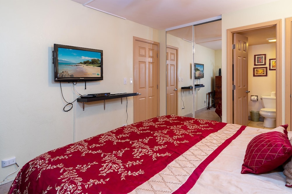 Kamaole Sands 2-204 - Dramatic Ocean and Courtyard Views, 1bd / 2ba, AC, Wi-fi