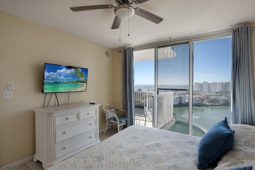 Terrace At Pelican Beach 0907 3 Bedroom Condo view 3