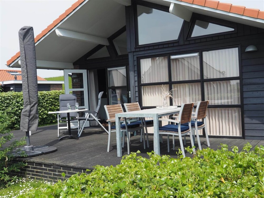 Comfortable and Tasteful Holiday Home Near the Oosterschelde view 4