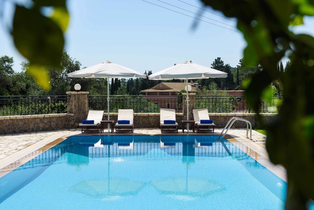 Il Tesori Dassia Villas