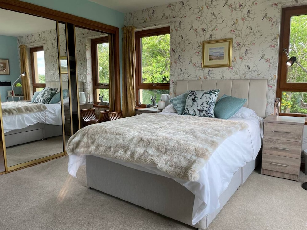 Beautiful Hillside Apartment Near Elgin, Scotland view 3