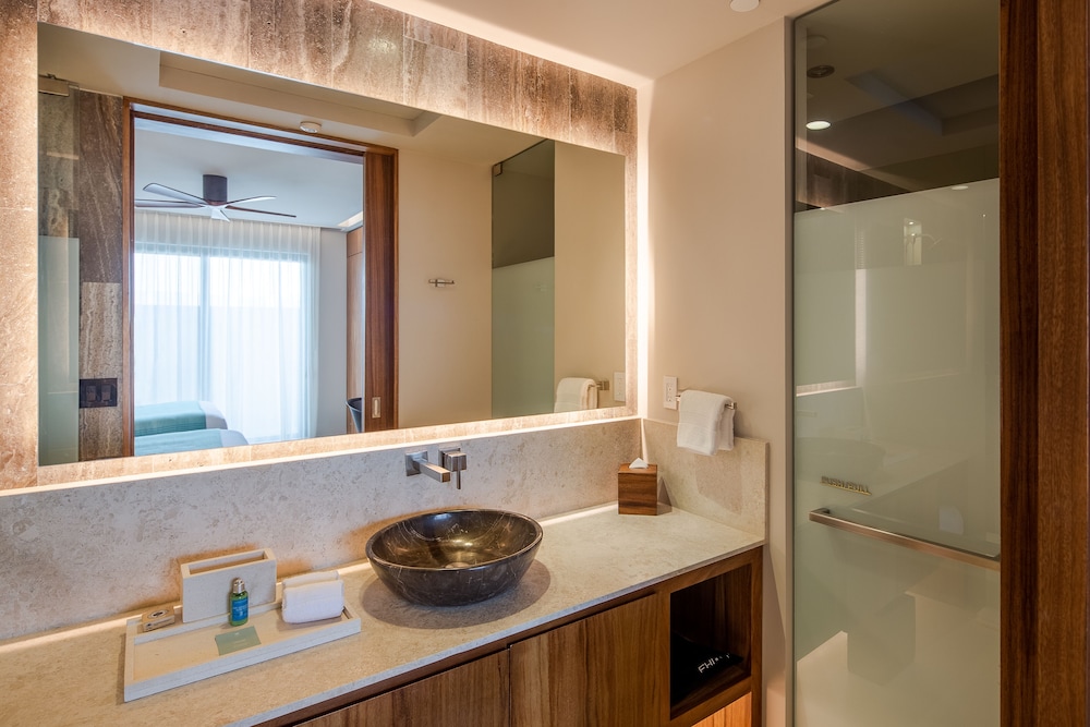 The Club at Solaz, Luxury Villas