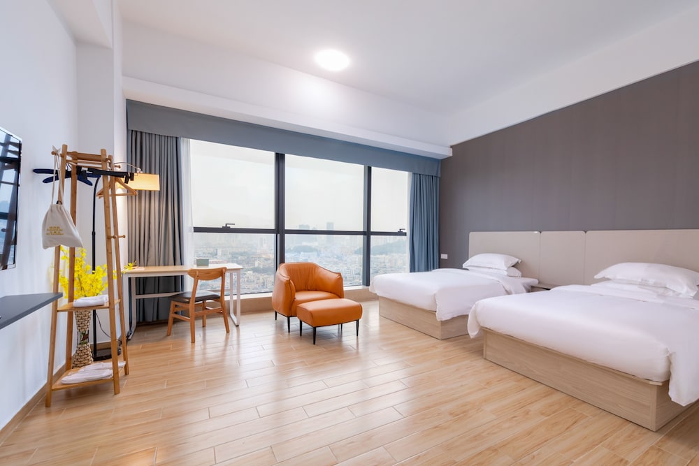 Zhongshan Vacations - The Passion Man Hotel - Property Image 6