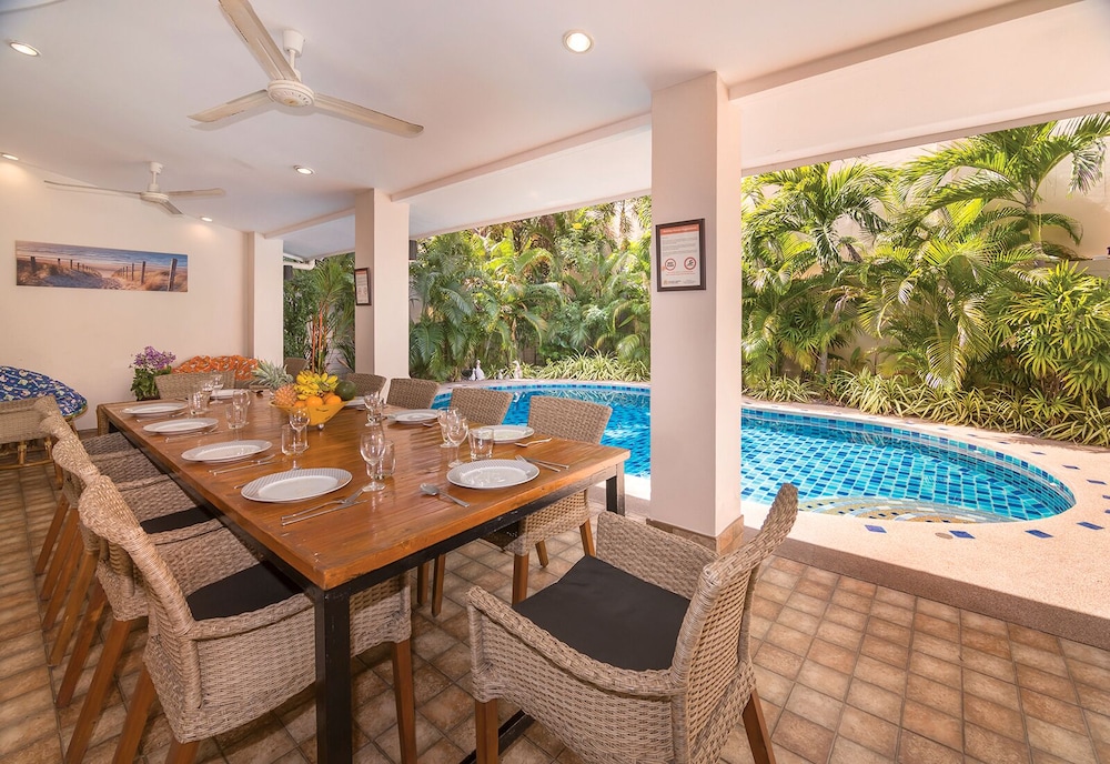 Villa Waree Near City and Beach