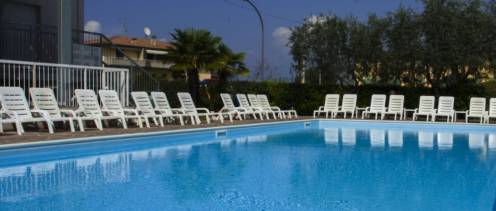 Poggio al Lago