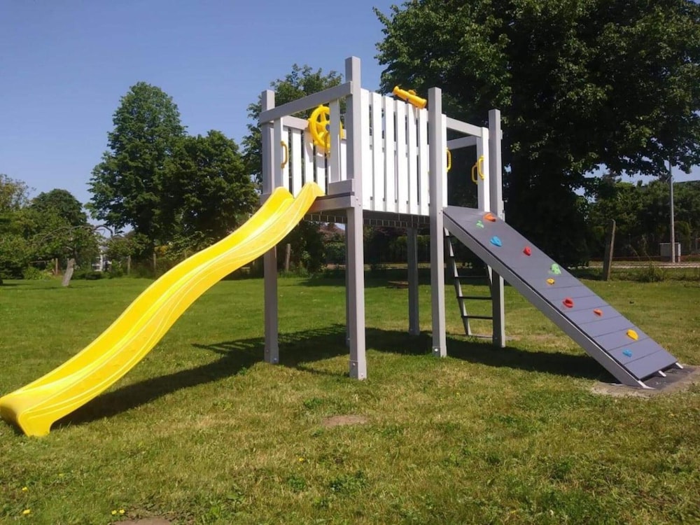 Family Holiday Homes, Playground, Summer Pool