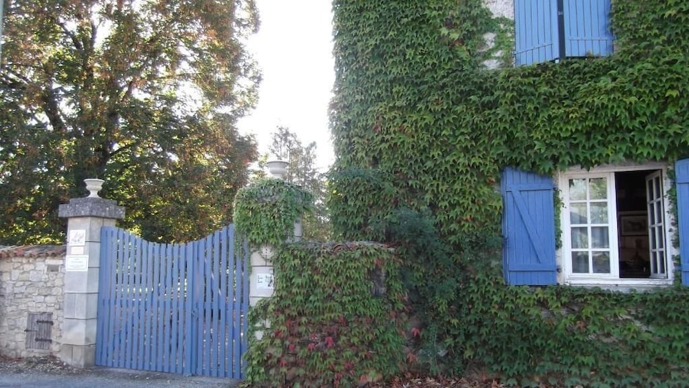 Photo 33