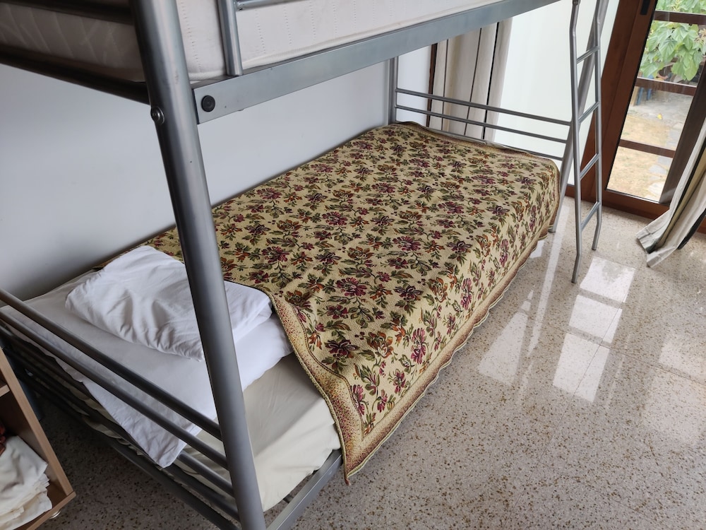 Lovely 4-bed House in Kosti view 4