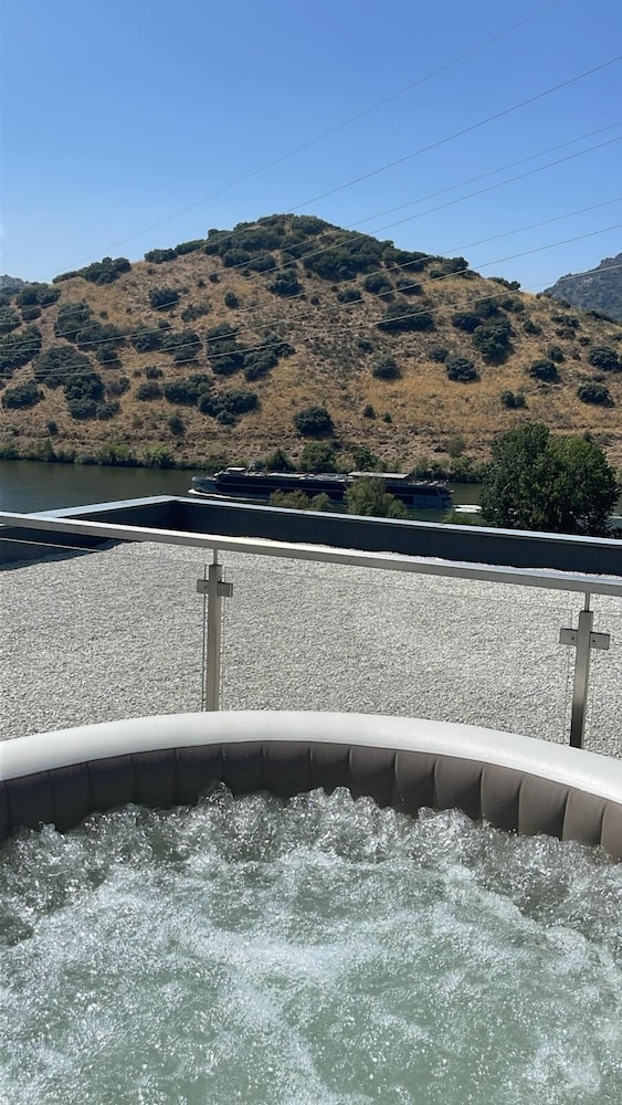 Douro Elegance Suites