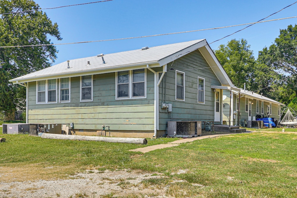 Near Walnut Valley Festival: Convenient Apartment!