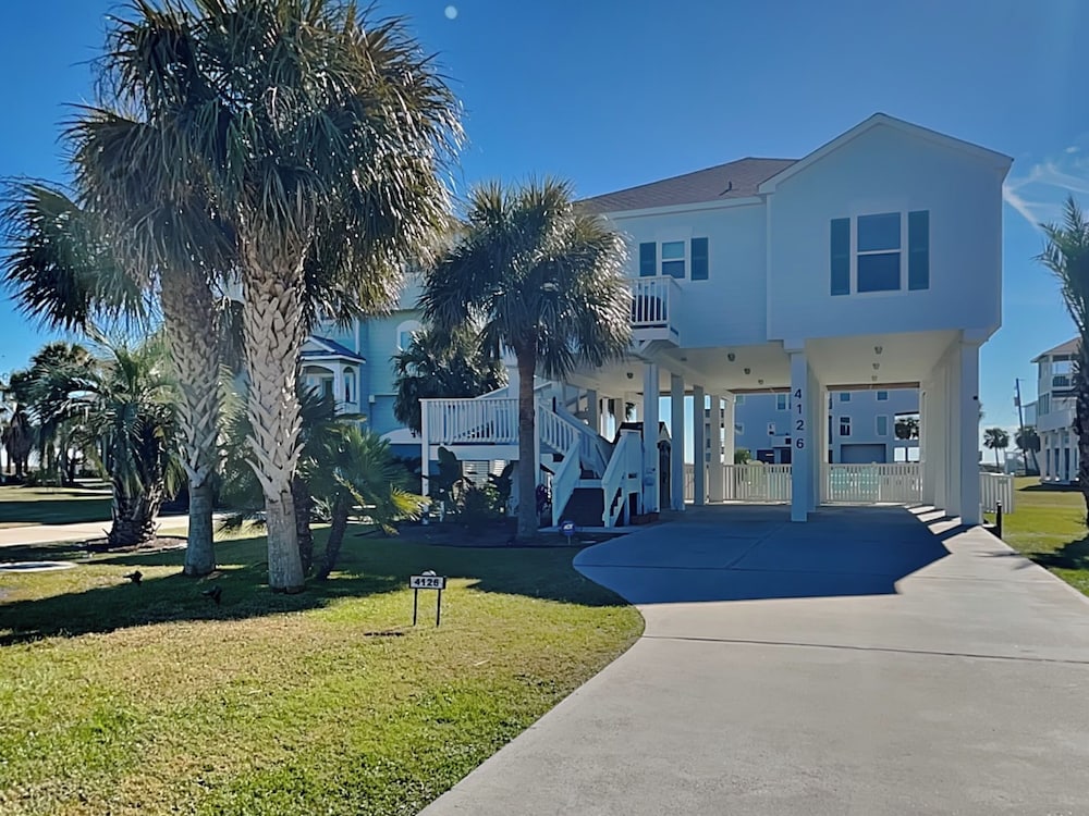 Sanctuary by the Sea by Ryson Vacation Rentals