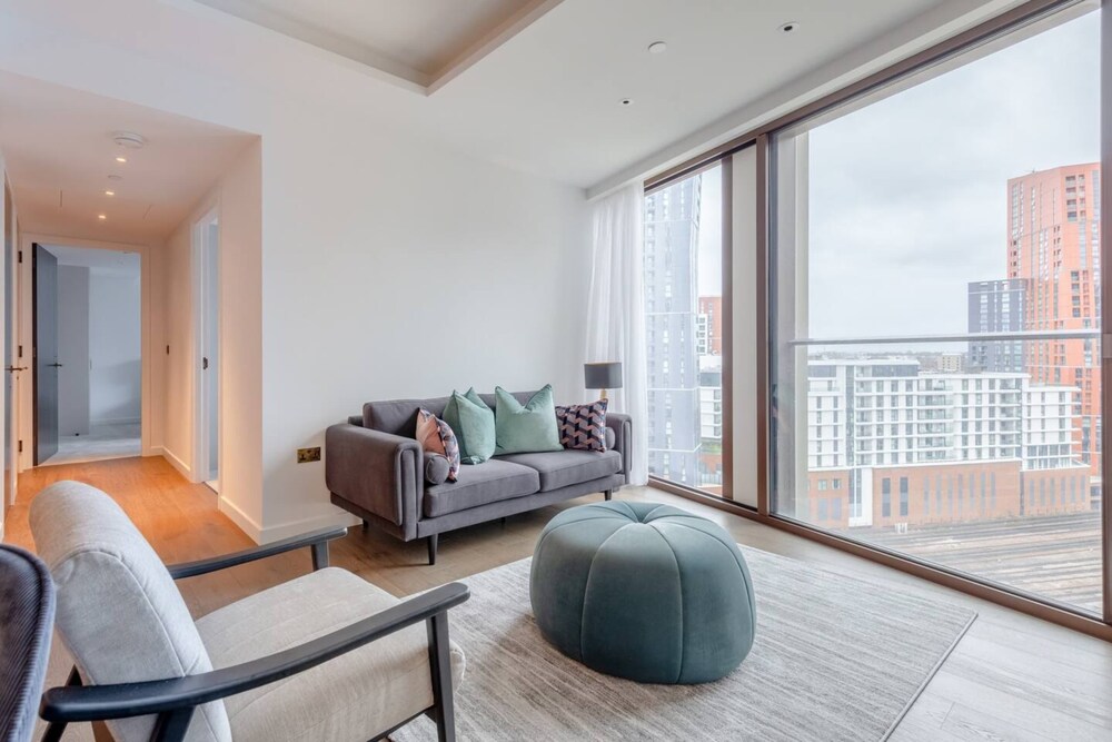 Luxurious 2BD Flat by the River Thames - Vauxhall