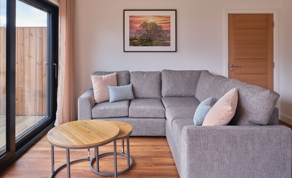 Meadow 2 Bedroom Lodge 13
