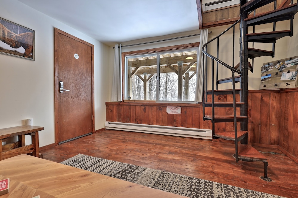 The Powder House 4 Bedroom Home