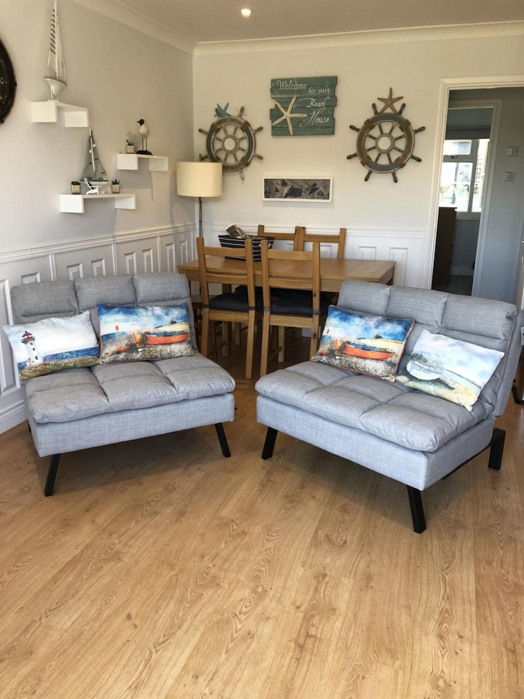 43B Medmerry Park 2 Bedroom Chalet view 4