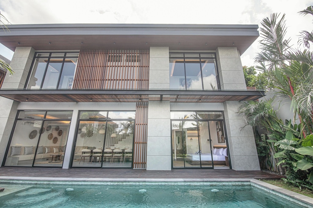 Exquisite 5BR Canggu Villa Steps From the Beach
