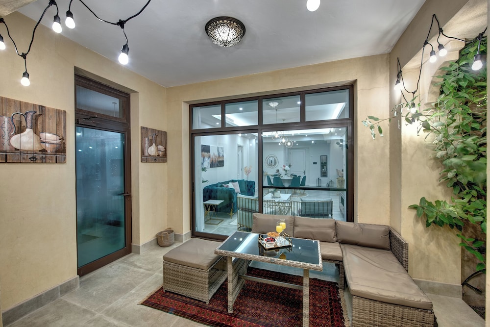 Durrani Homes - Arabian luxury at Souk Al Bahar besides Burj Khalifa & Dubai Mall