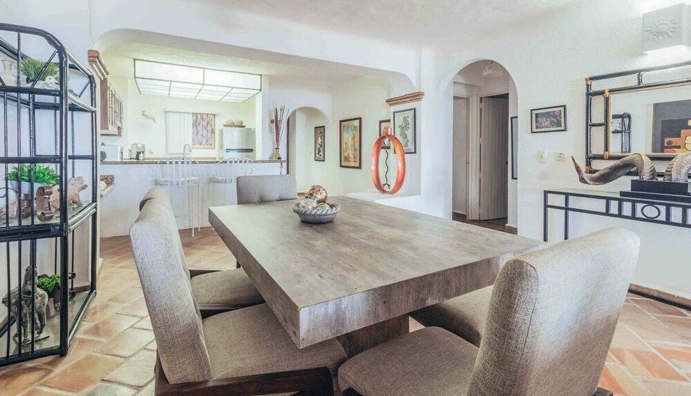 Ocean View 2Br Condo-balcony-beach-pool VDS 111