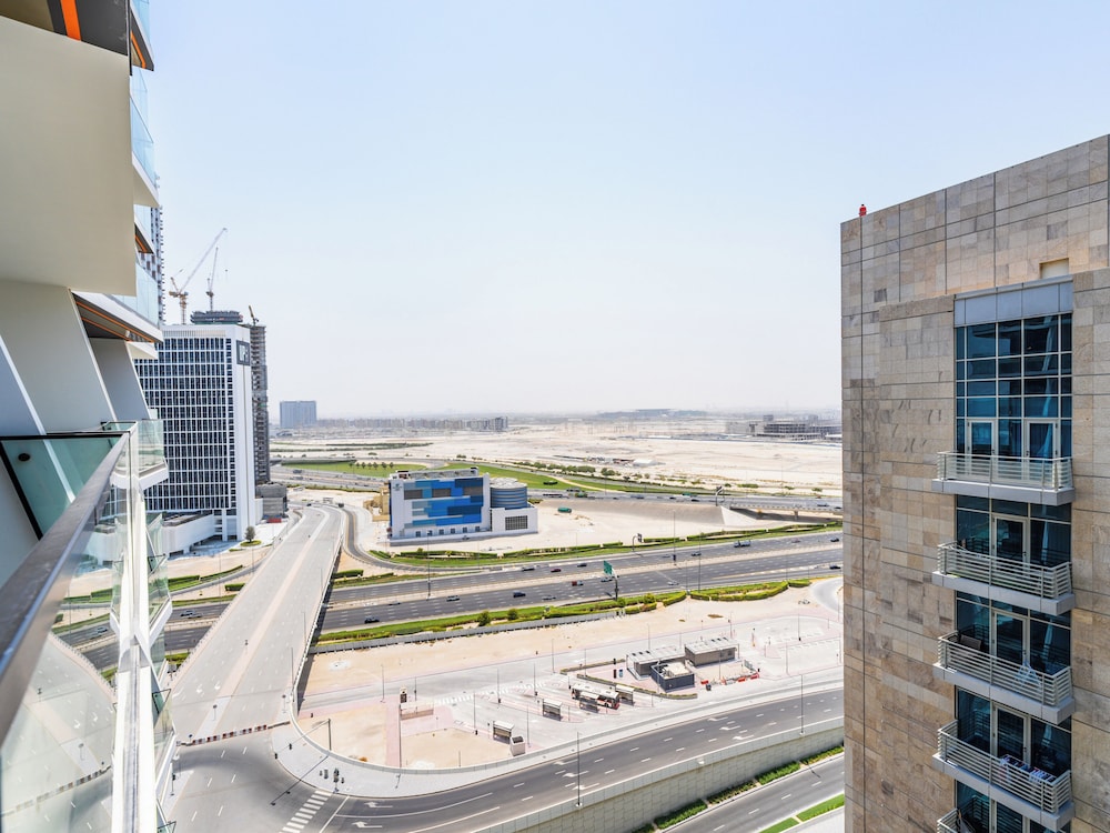 Jaw-Dropping Canal Views From This Stylish Condo