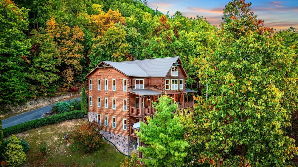 A View for All Seasons Luxe Smoky Mountain Cabin With Hot Tubs Game Room