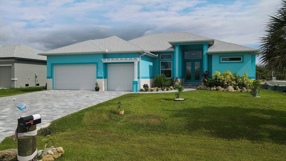 South Gulf Cove 3 Bedroom Canal Pool Home 3 Home