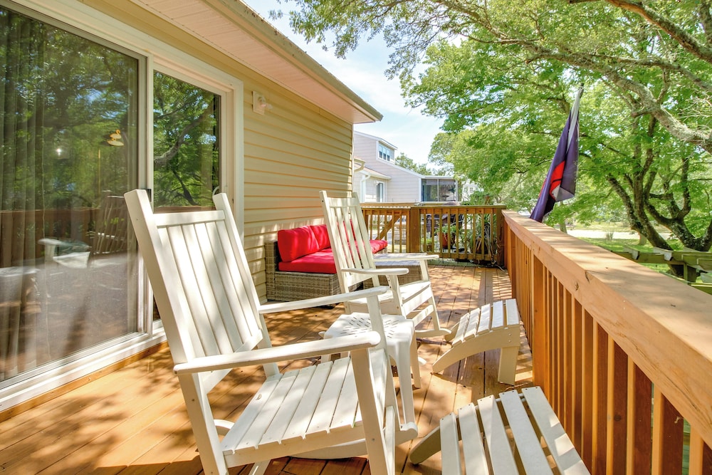 Walk to North Topsail Shores: Beach House w/ Gear!