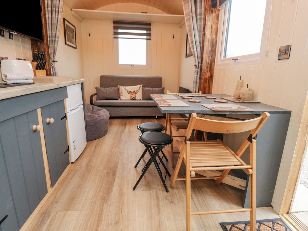 Hillcrest Shepherds Hut