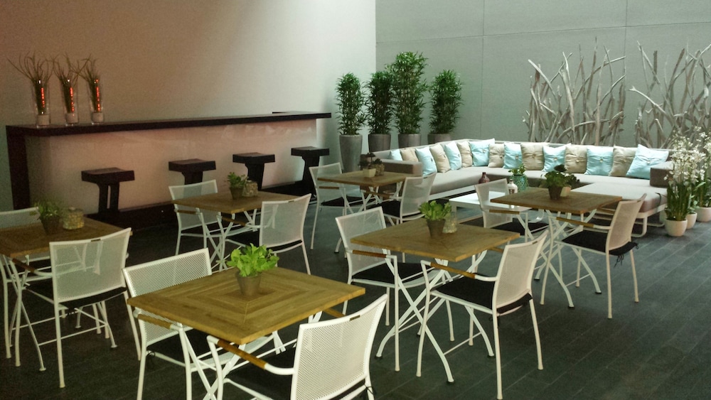 G Suites Airport