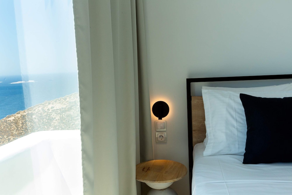 Apellon Mykonos Luxury Seaview Retreat