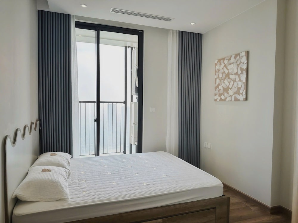 Sakura Homestay - Landmark Ecopark