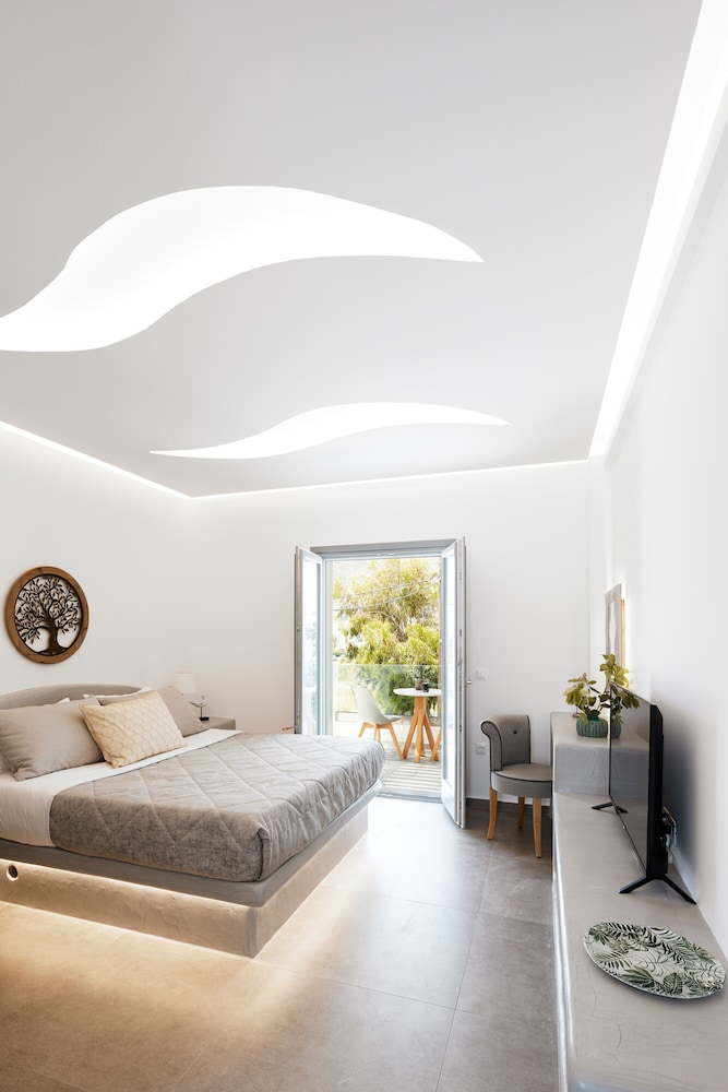 Amara Suites Santorini