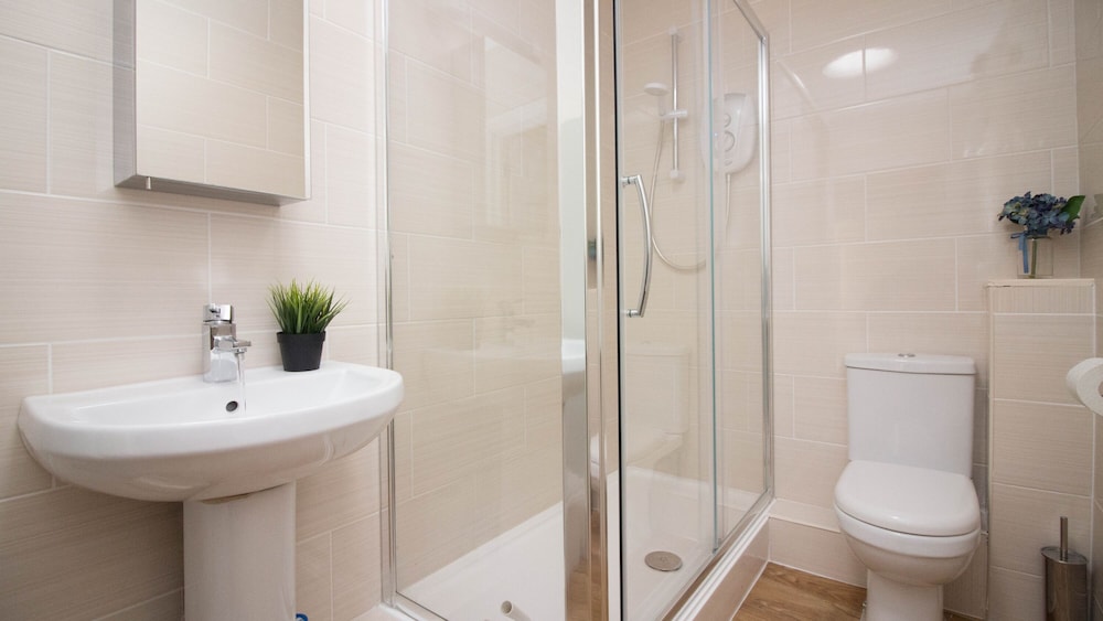 Stayzo Serviced Accommodation 16 Premier Lodge