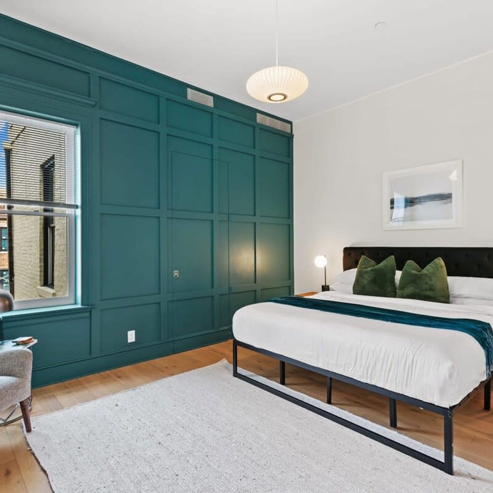 Riverside by Rove Travel 7BR Modern Townhouse