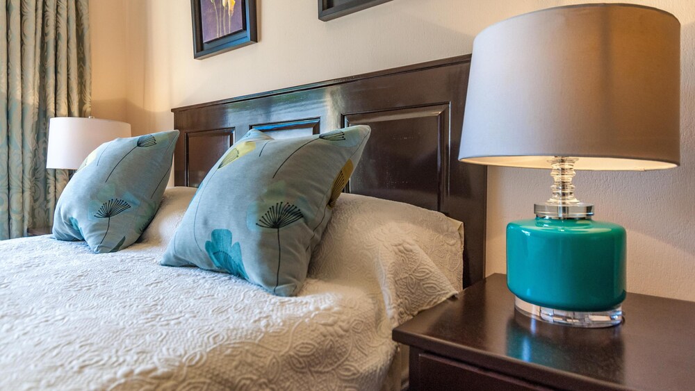 2-Bedroom, 2-Bath Condo Near Beach view 3