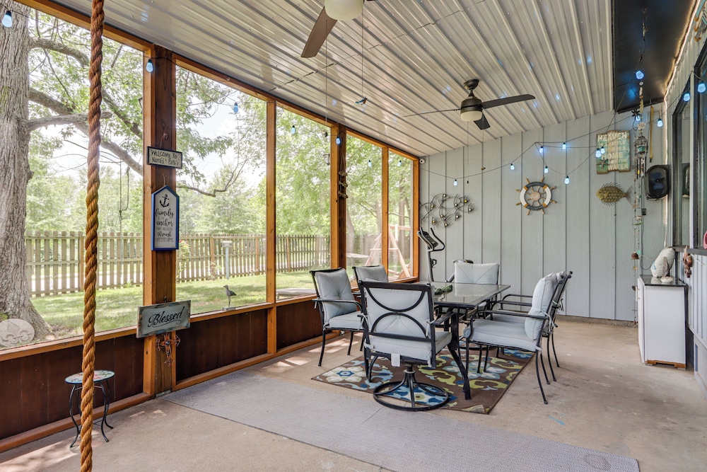 Walk to Lake Fayetteville: Family Retreat w/ Deck