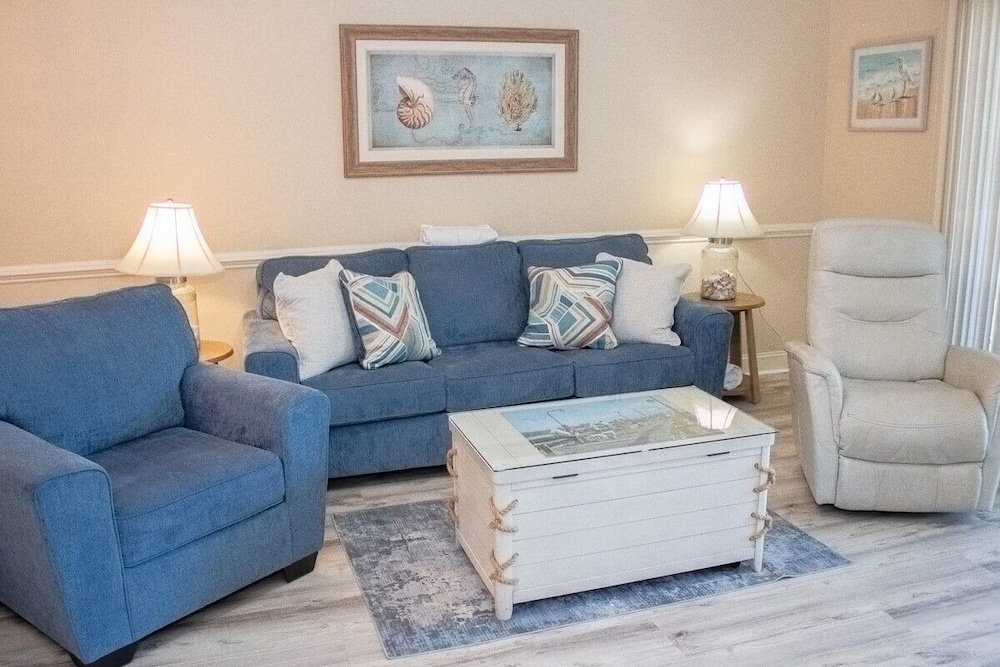 Magnolia Pointe 4801-202 2 Bedroom Condo