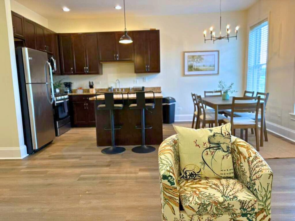 Well-Equipped 2BR - Greenbay 301