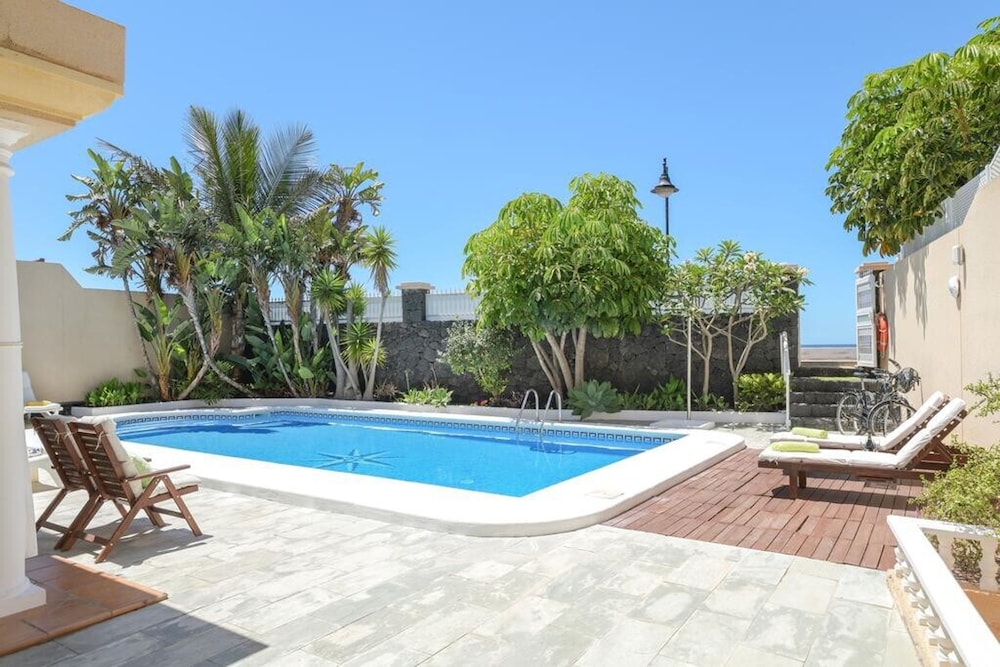Bayside Concha House Beachfront Oasis With Heated Pool