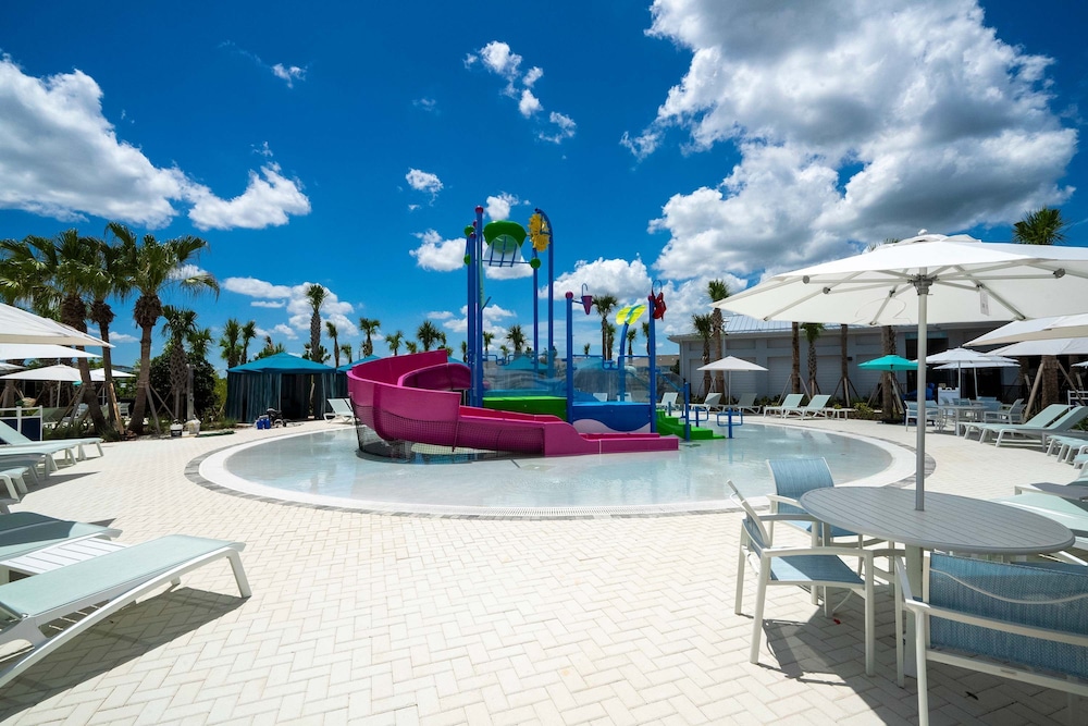 15975 Brand New 5BR Family House With Private Pool