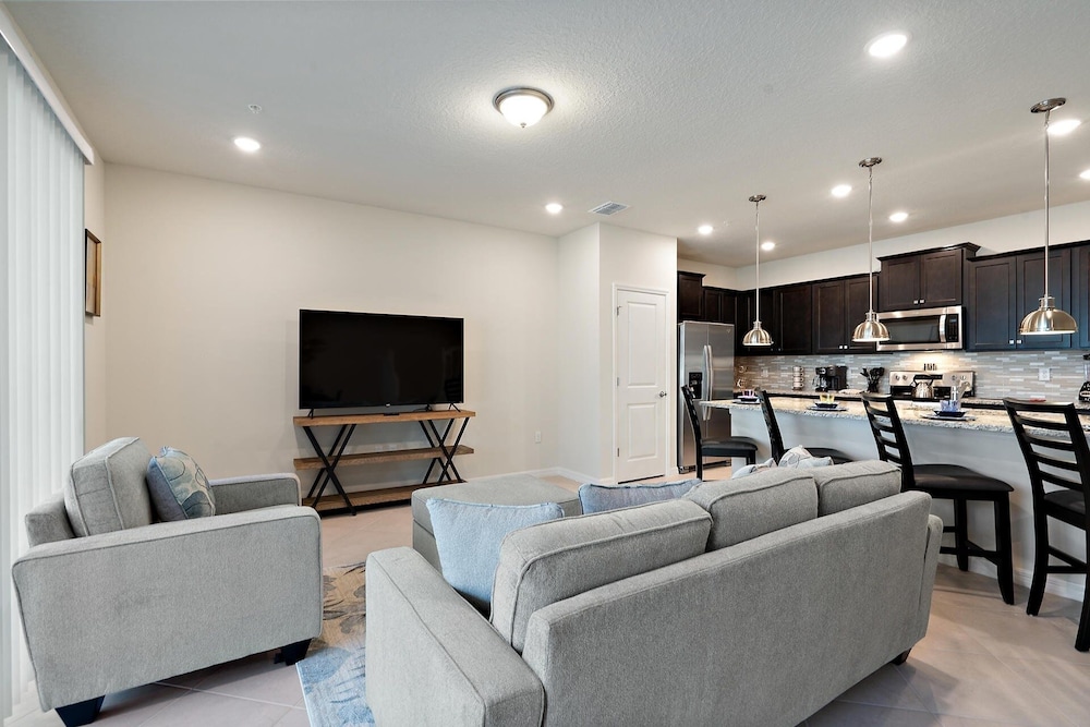 Windsor Cay Resort 5 Bedroom Townhome with Pool 5 Townhouse